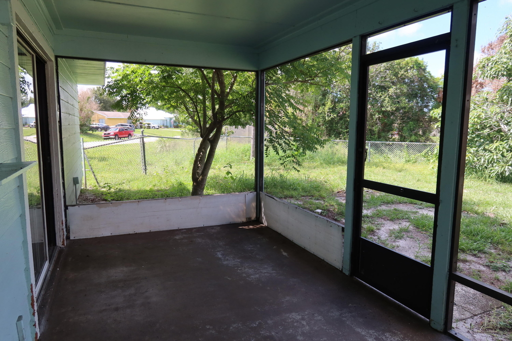 601 Se Polynesian Avenue - Photo 20