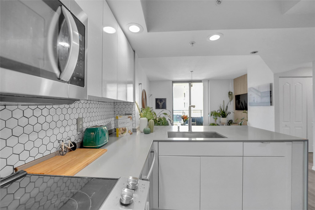 110 N Federal Highway - Photo 12