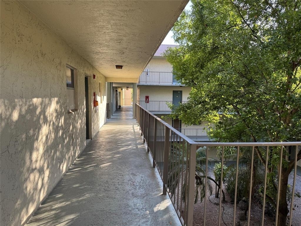 1800 Sw 81st Avenue - Photo 3