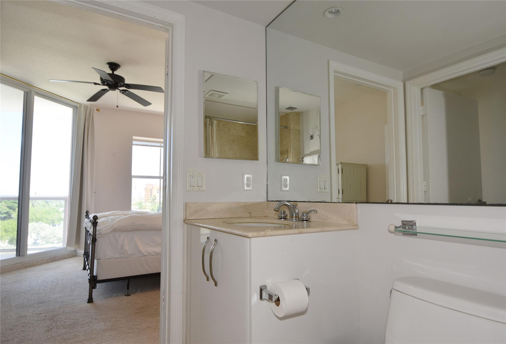 2051 Se 3rd Street - Photo 16
