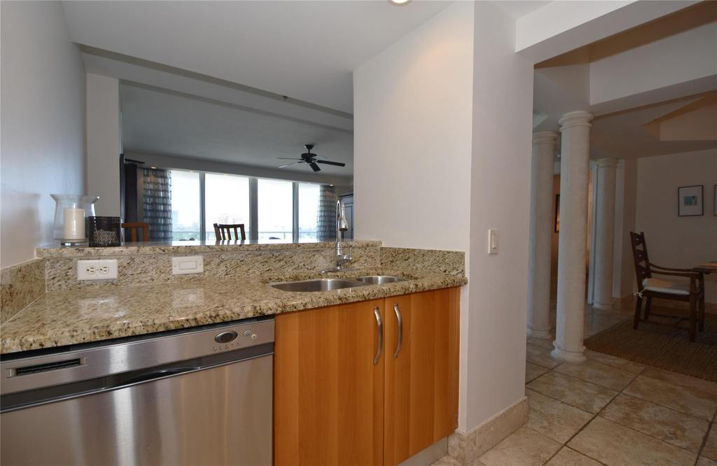2051 Se 3rd Street - Photo 29