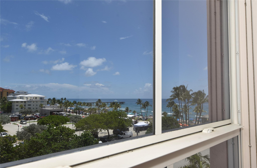 2051 Se 3rd Street - Photo 2