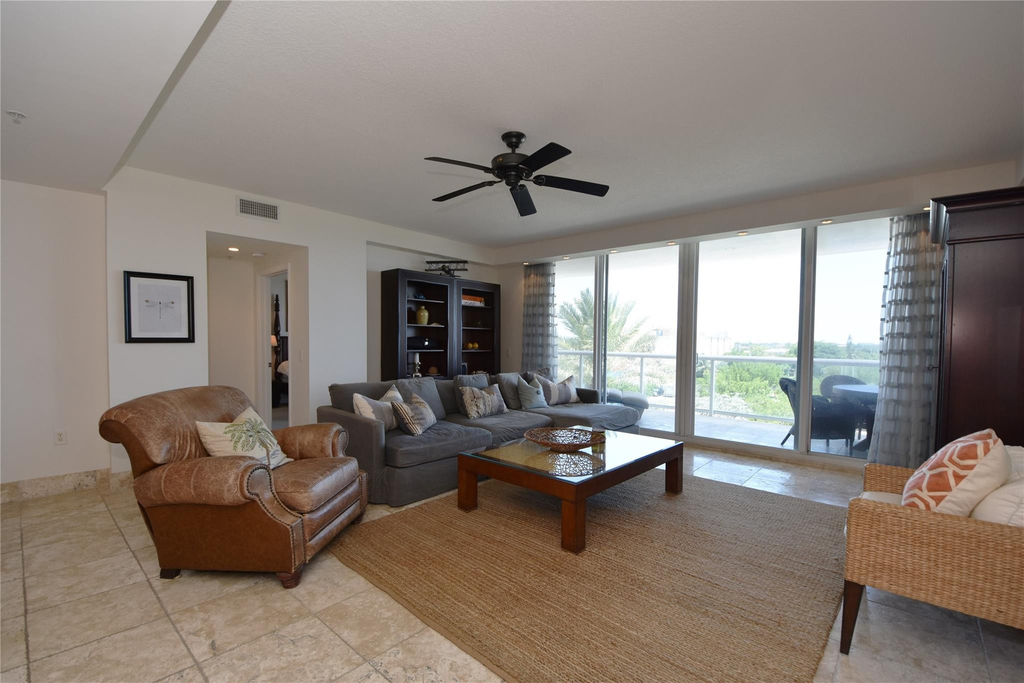 2051 Se 3rd Street - Photo 32