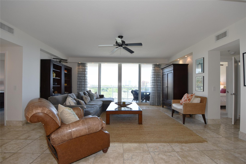 2051 Se 3rd Street - Photo 31