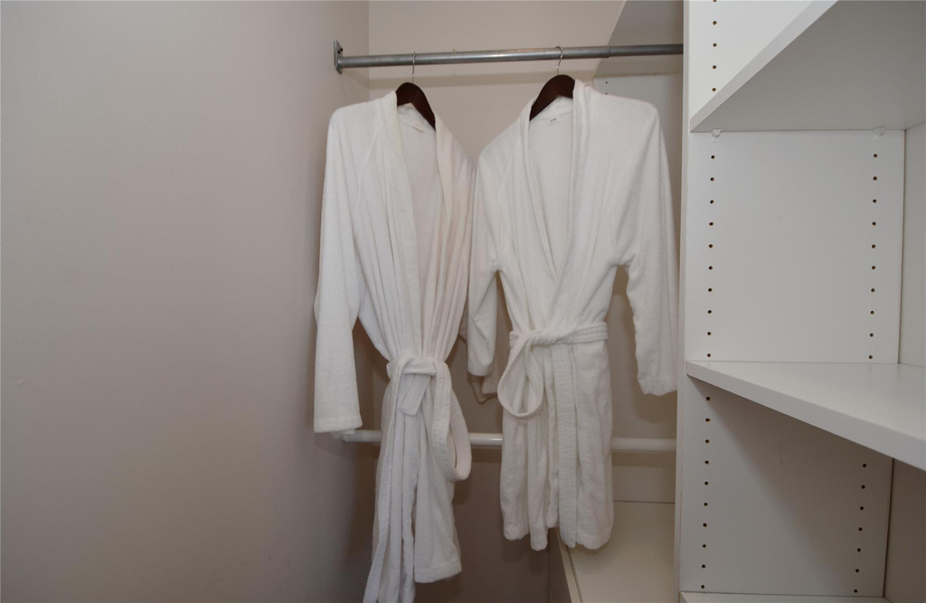 2051 Se 3rd Street - Photo 9