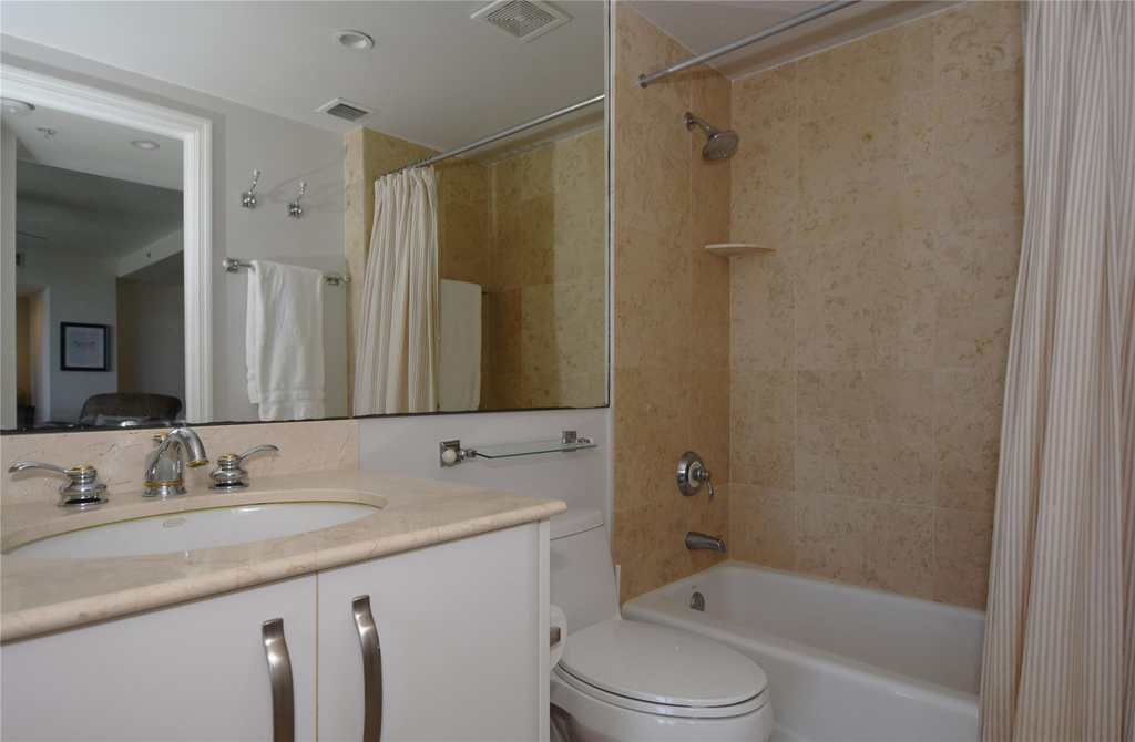 2051 Se 3rd Street - Photo 15