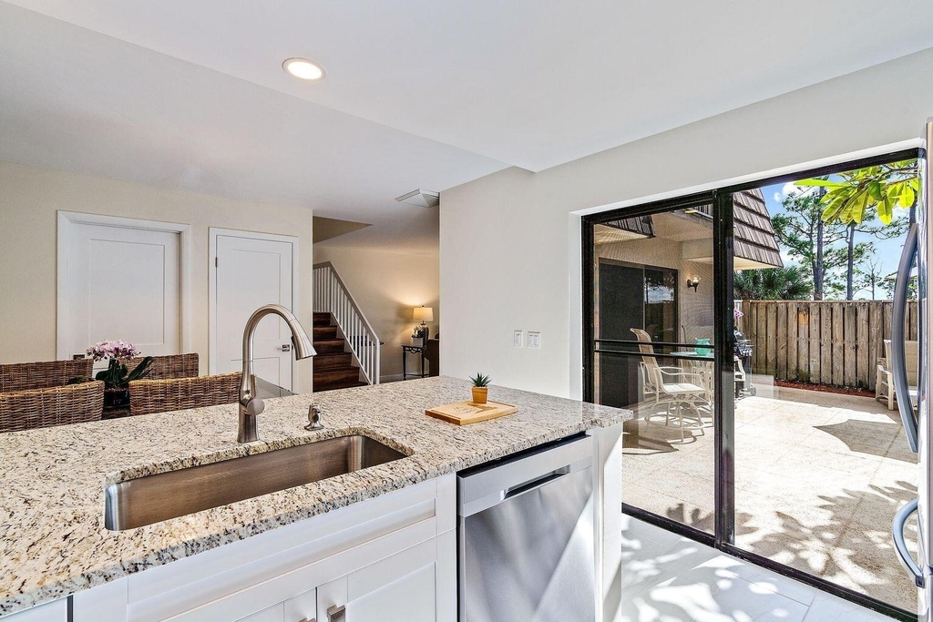 2316 23rd Court - Photo 5