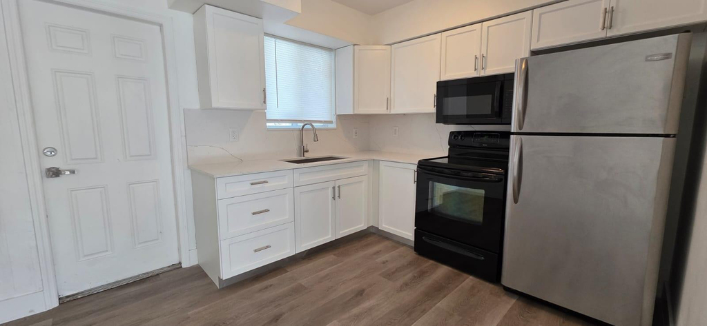 1849 Sherman Street - Photo 2