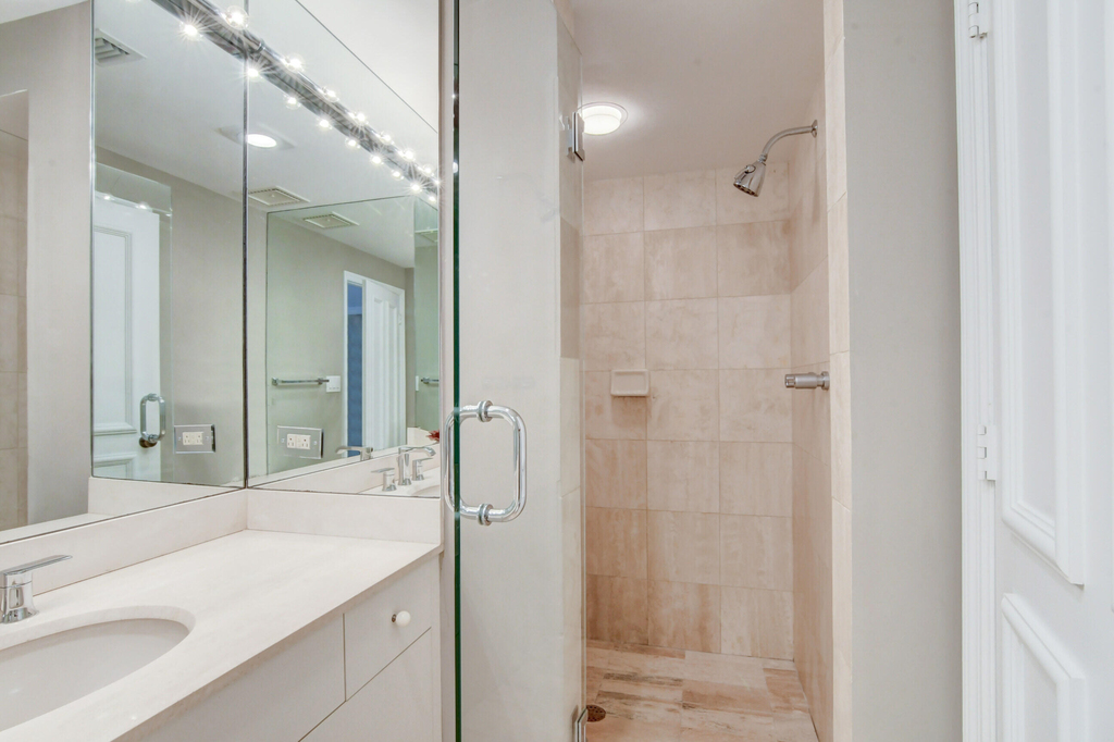 300 Se 5th Avenue - Photo 2
