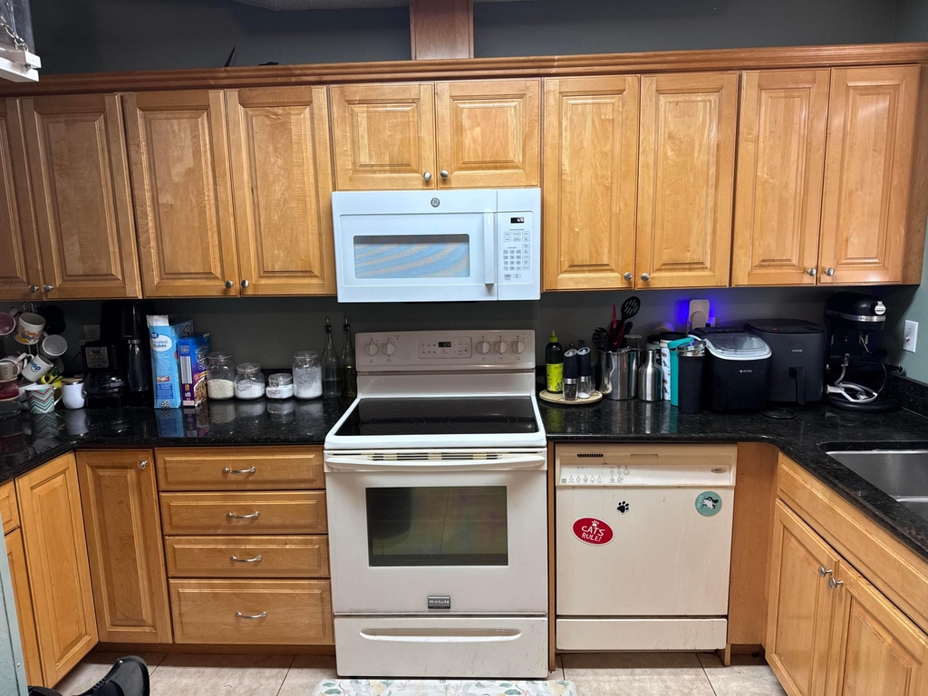 7607 Se Hobe Terrace - Photo 1