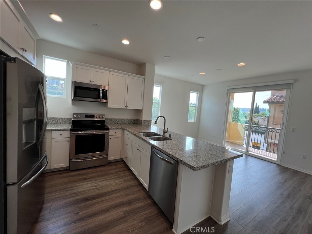 2418 S Fremont Avenue - Photo 10