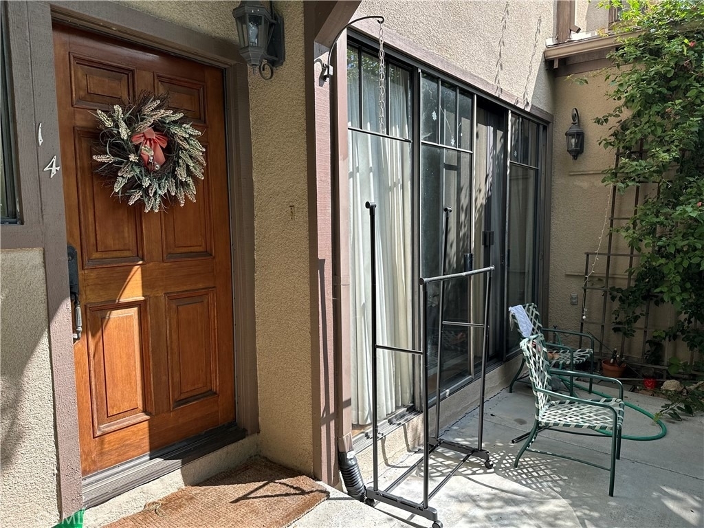 832 Magnolia Avenue - Photo 0