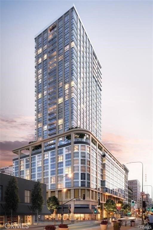 400 S Broadway - Photo 1