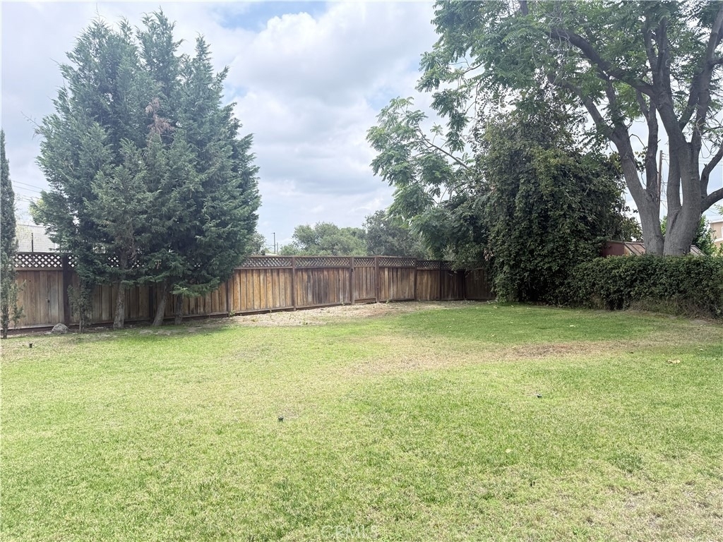 1410 Encino - Photo 3