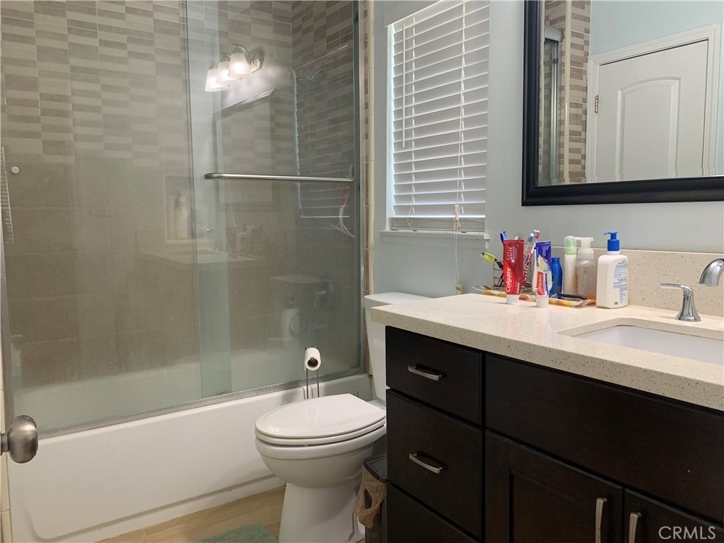 1638 Grove Place - Photo 4