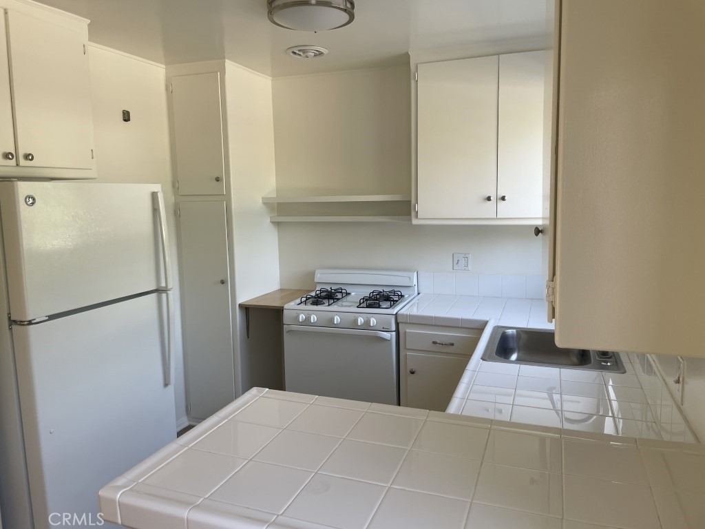 630 San Vicente - Photo 5