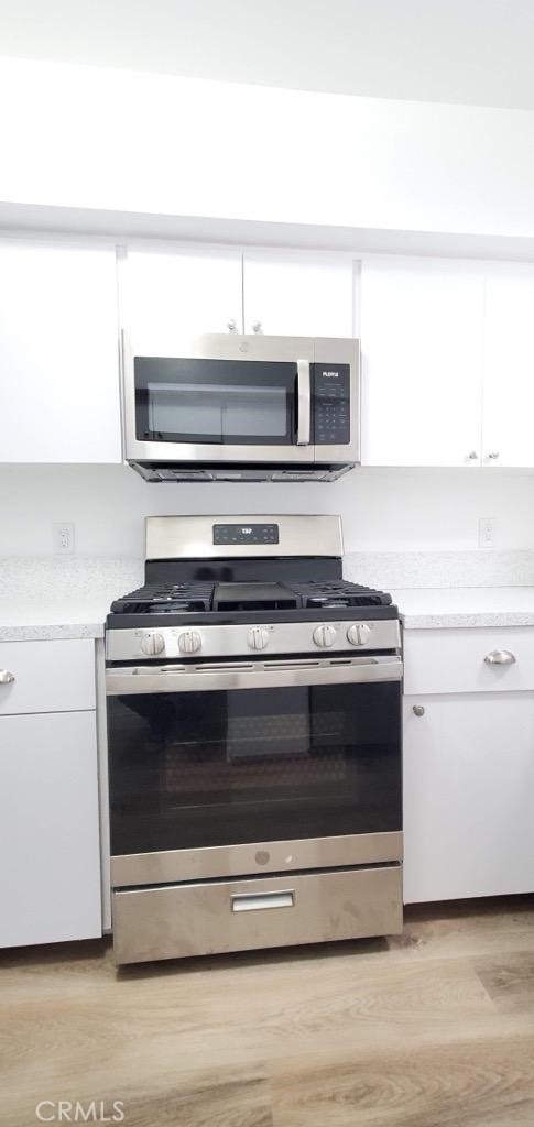 7900 Woodman Avenue - Photo 4