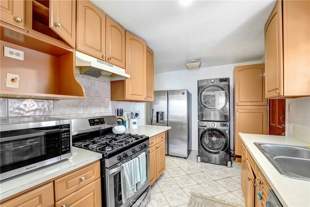619 E Fairview - Photo 2