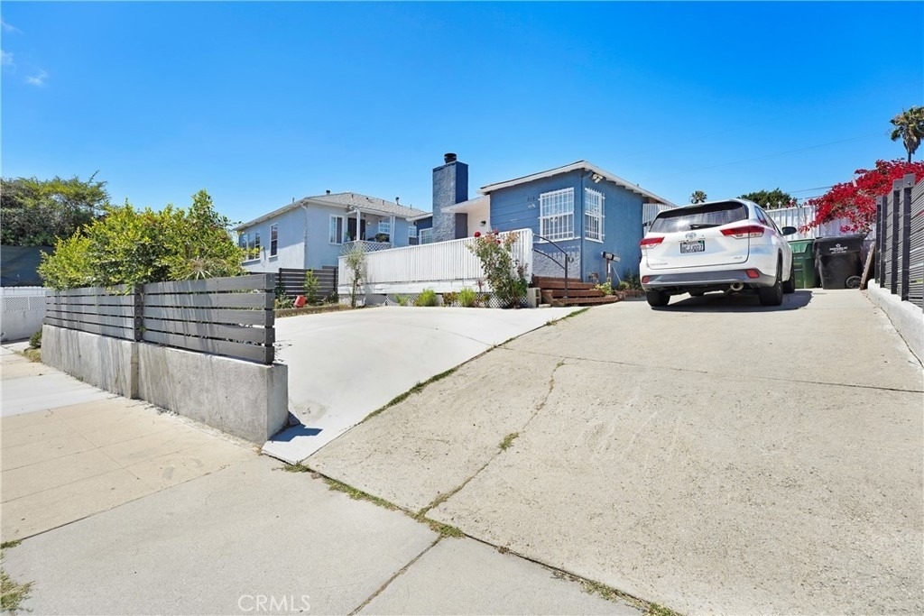 619 E Fairview - Photo 11