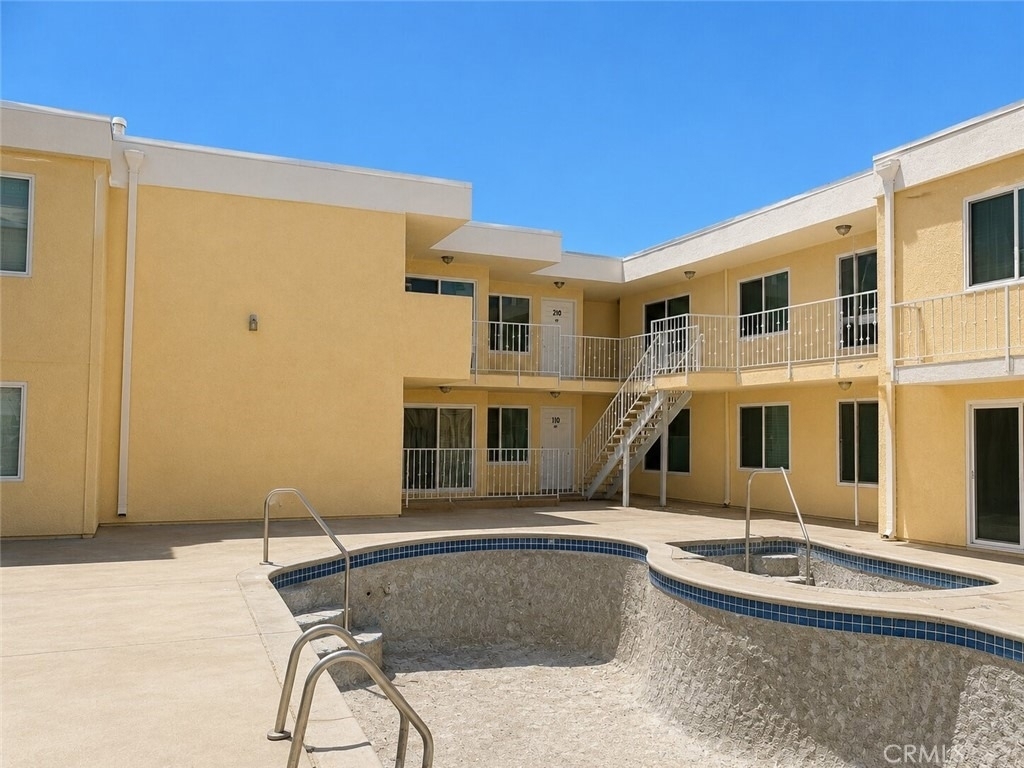 7035 Woodley Ave - Photo 15