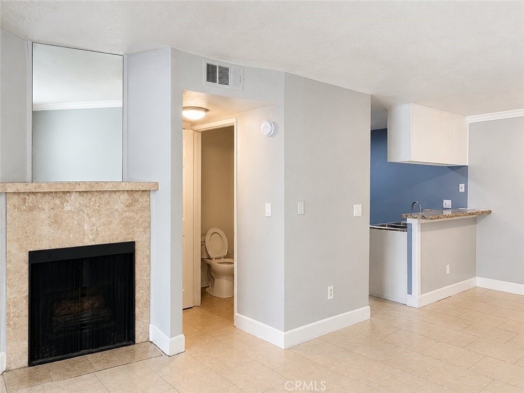 7035 Woodley Ave - Photo 3
