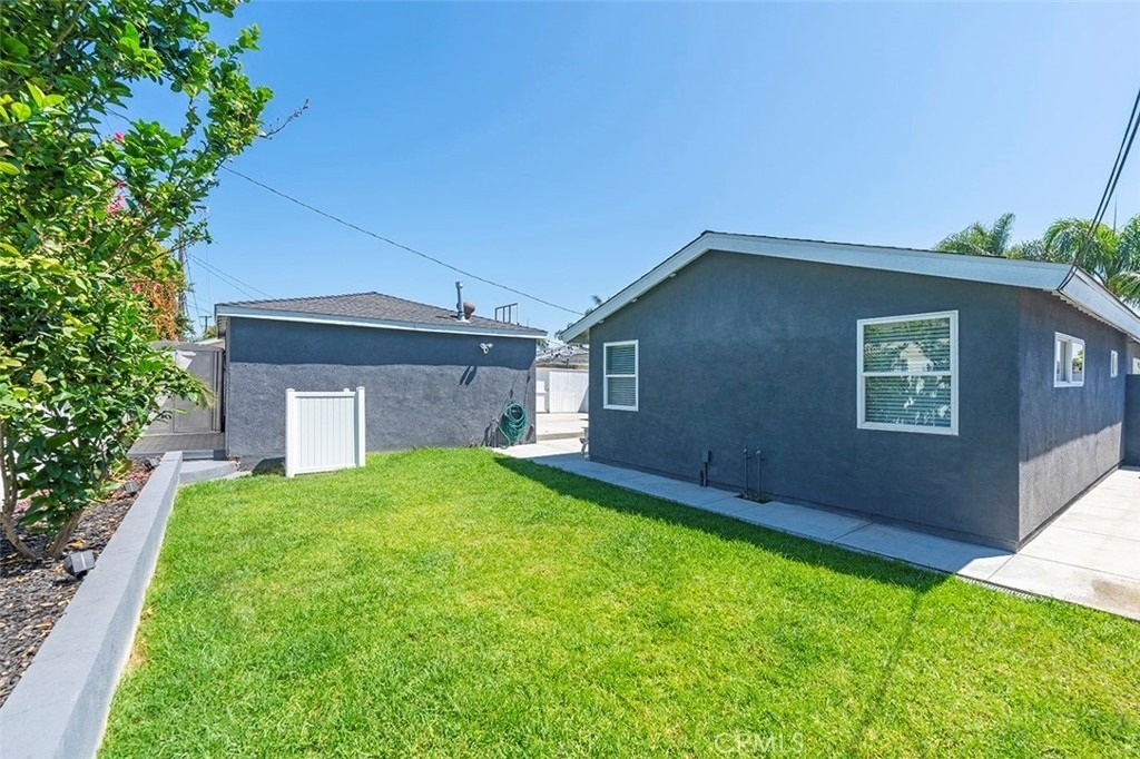 18417 Glenburn Avenue - Photo 32