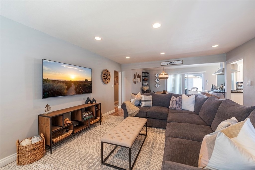 18417 Glenburn Avenue - Photo 6