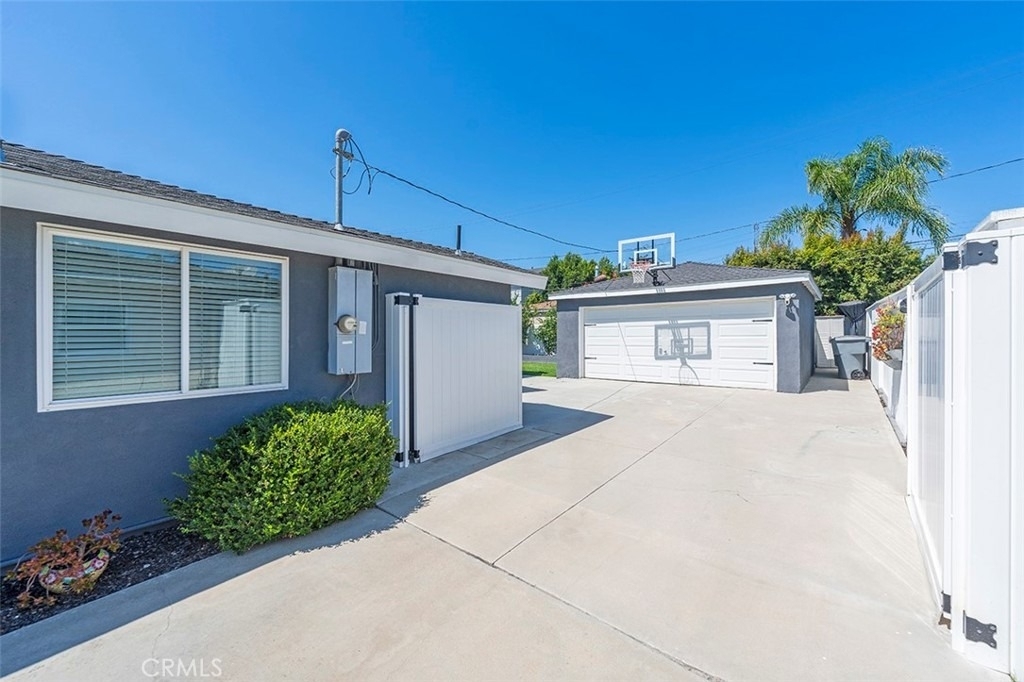 18417 Glenburn Avenue - Photo 35