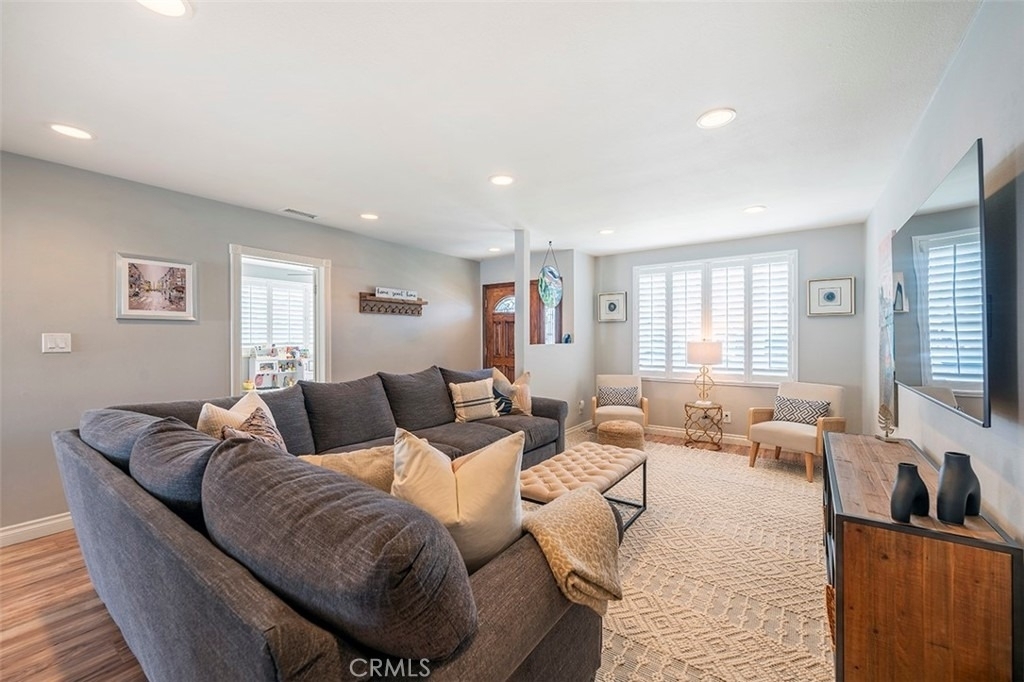 18417 Glenburn Avenue - Photo 5