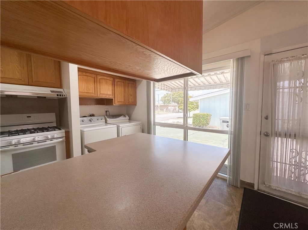 2314 W 165th St. - Photo 11
