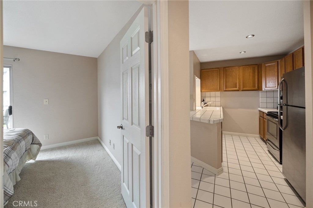650 The Village - Photo 4