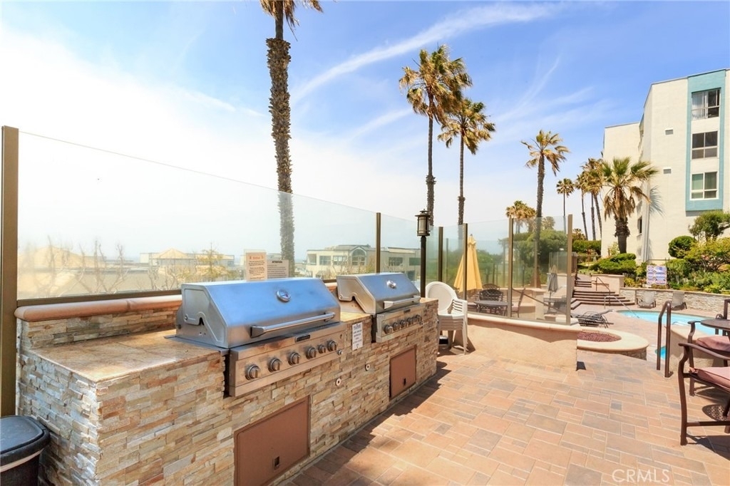650 The Village - Photo 13