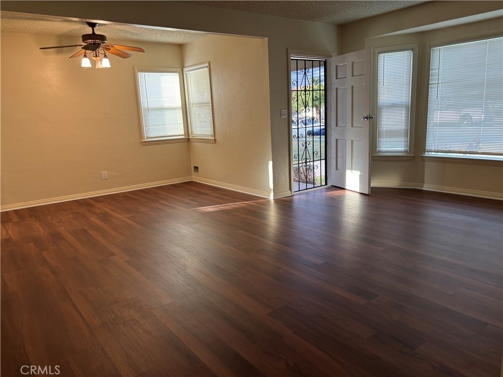 15559 Cornuta Avenue - Photo 2