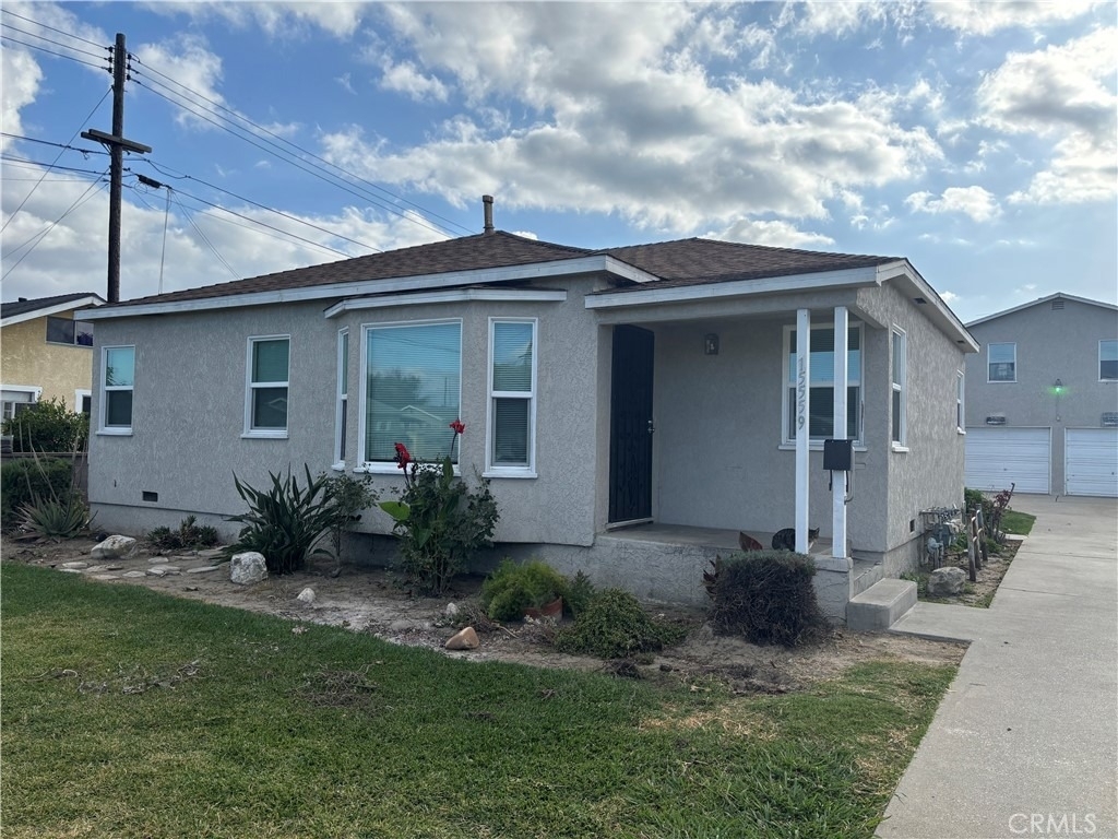 15559 Cornuta Avenue - Photo 0