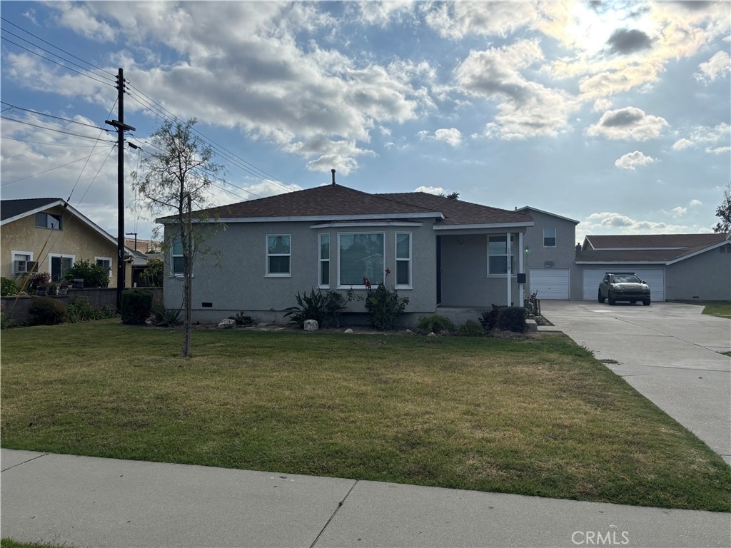 15559 Cornuta Avenue - Photo 1