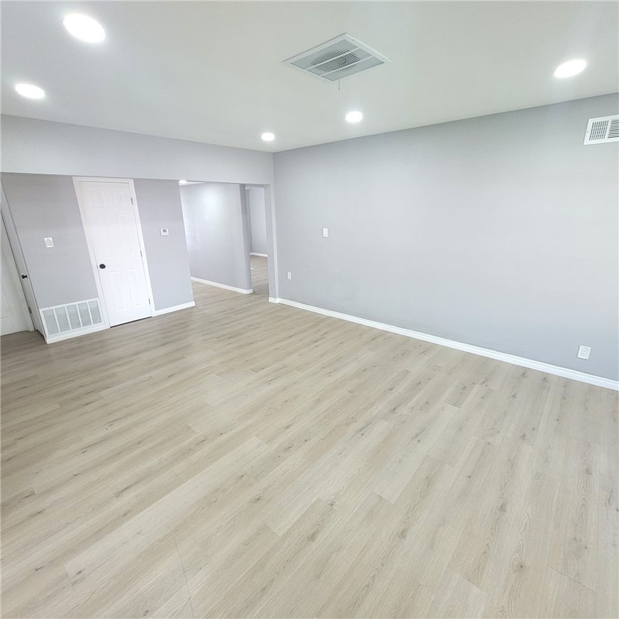 5651 Radford Avenue - Photo 12
