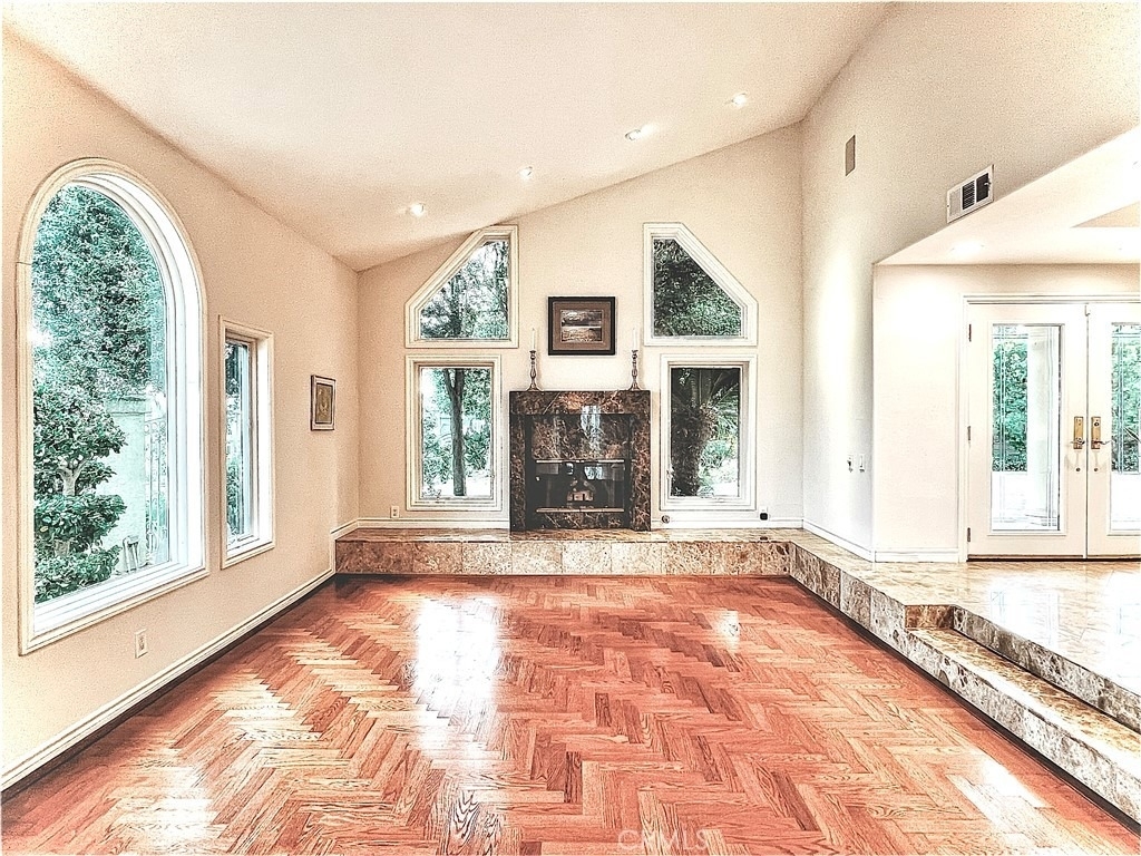 289 S Owens Drive - Photo 2