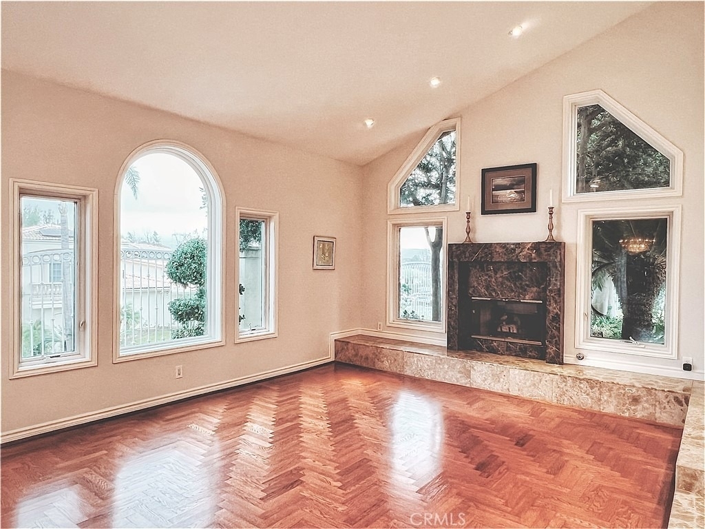 289 S Owens Drive - Photo 3