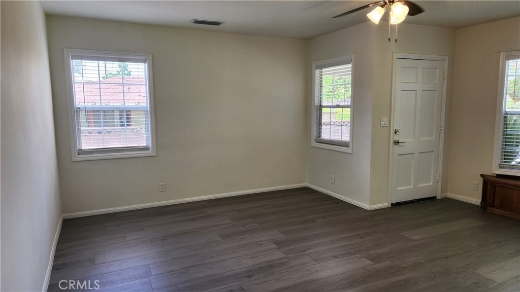 1310 Mayflower Avenue - Photo 12