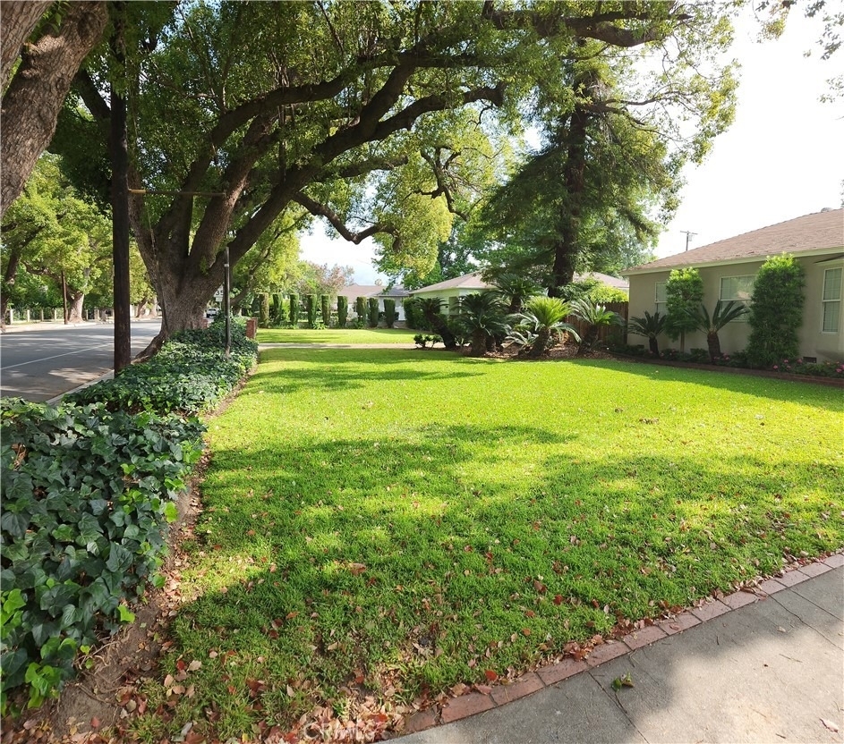 1310 Mayflower Avenue - Photo 1
