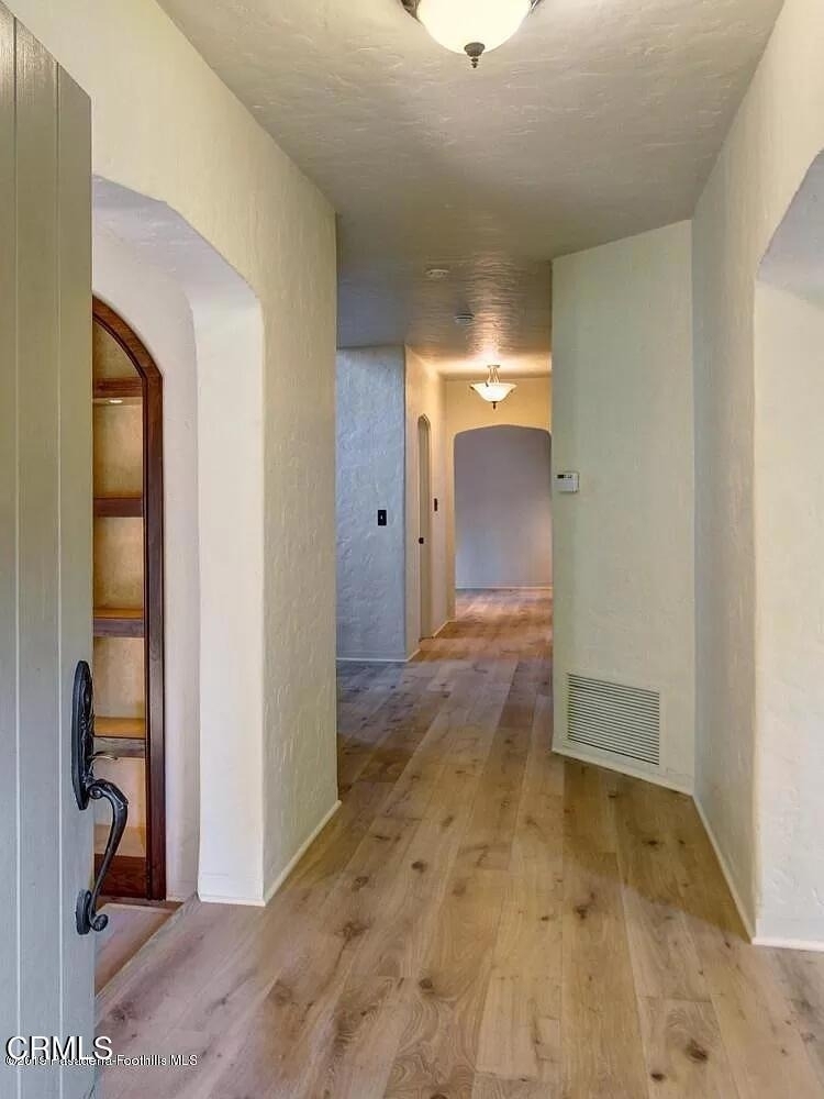 1064 Linda Vista Avenue - Photo 4