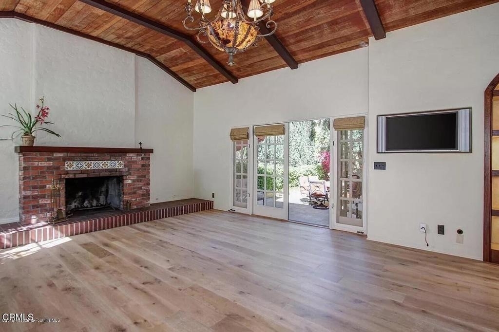 1064 Linda Vista Avenue - Photo 2