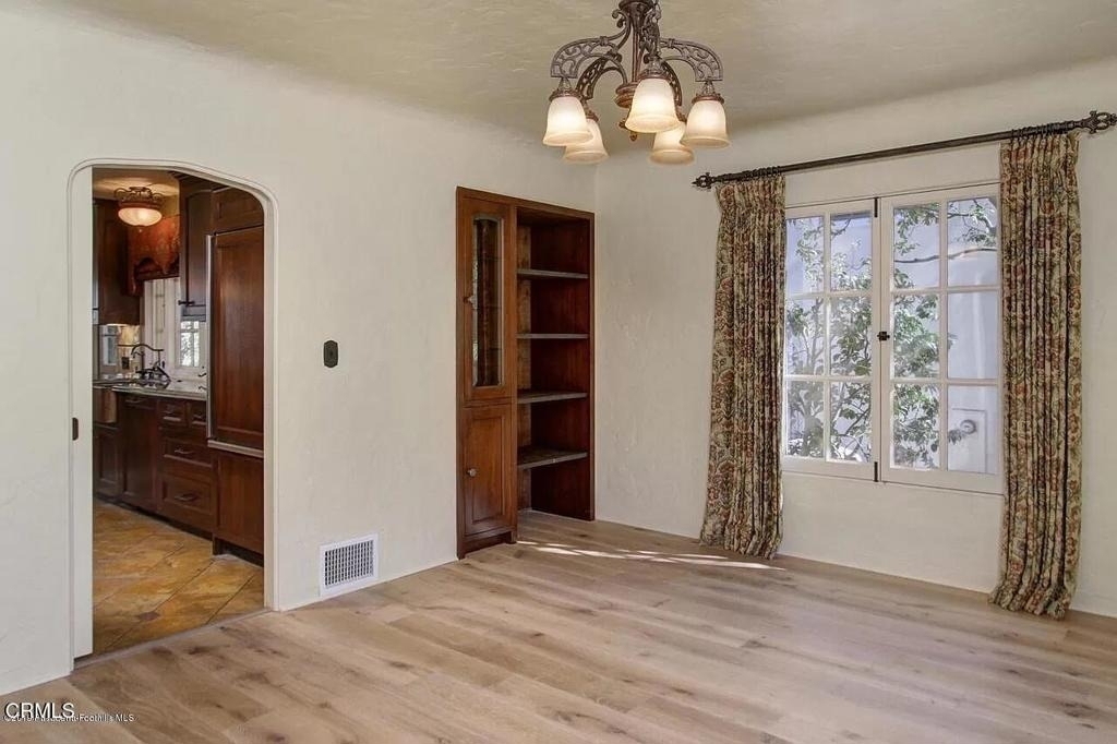 1064 Linda Vista Avenue - Photo 5