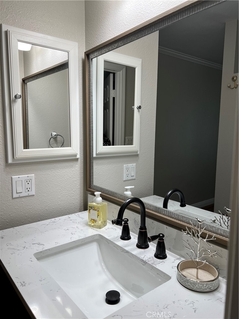 247 Streamwood - Photo 4