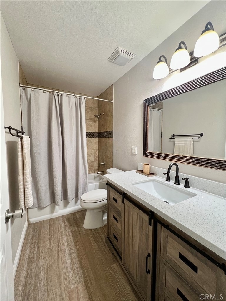 247 Streamwood - Photo 1