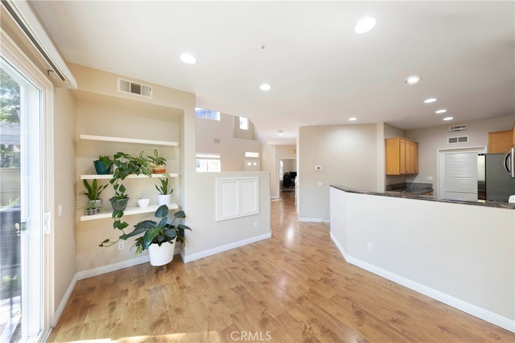907 Somerville - Photo 5