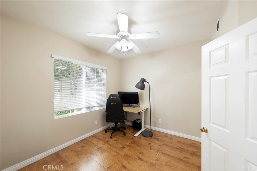 907 Somerville - Photo 7