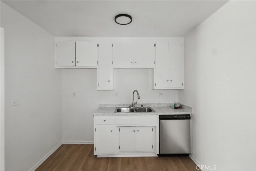 1010 E 32nd - Photo 8