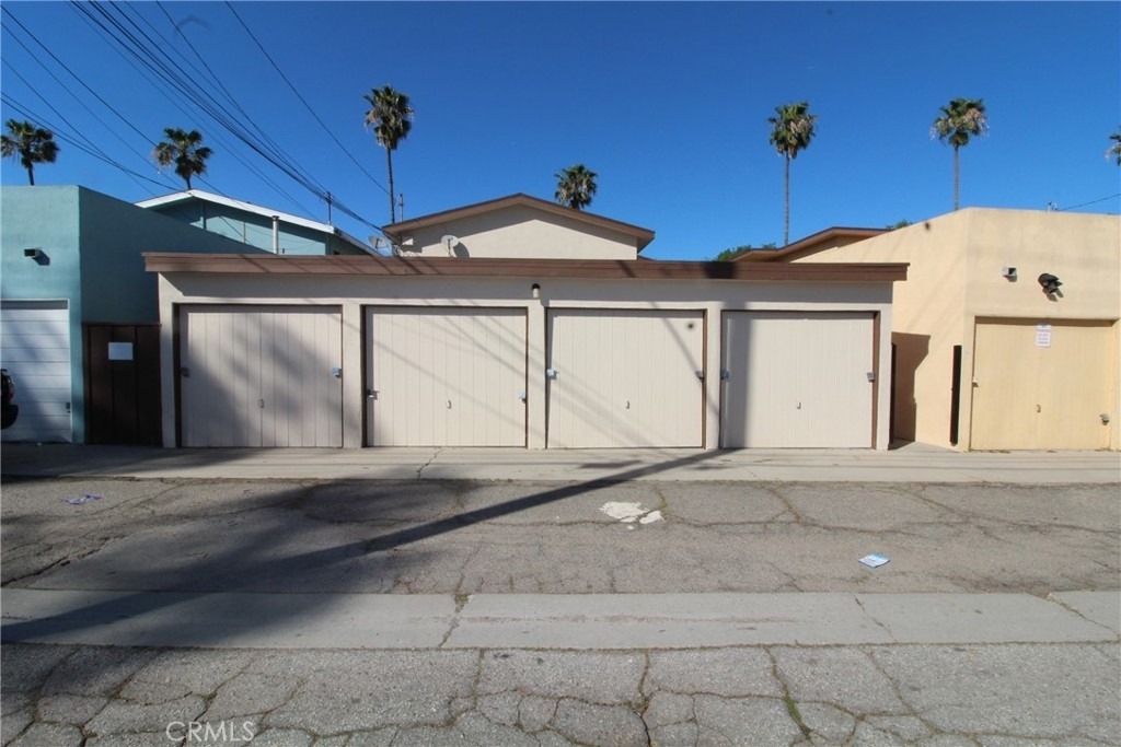 1010 E 32nd - Photo 19