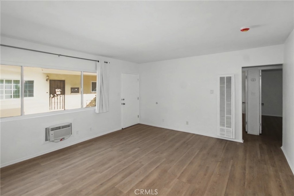 1010 E 32nd - Photo 6